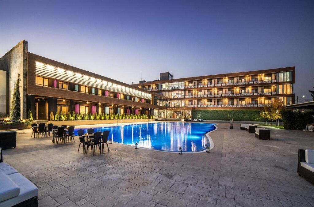 Sky Blue Hotel & Spa - 726