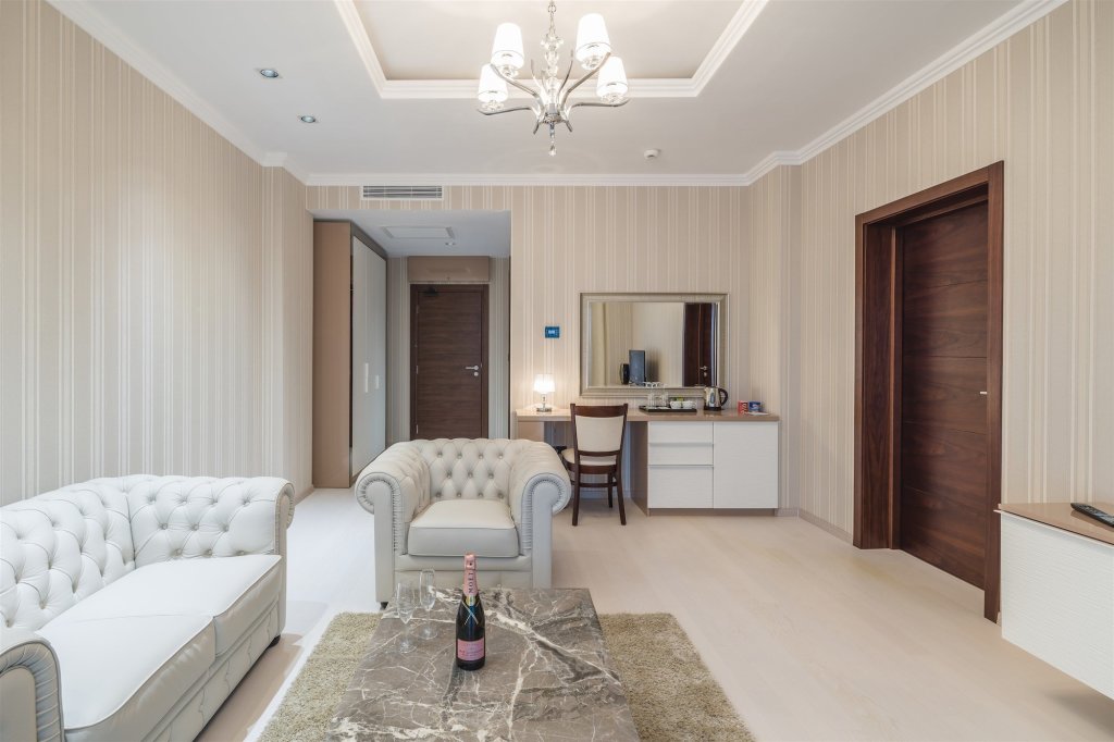 Sky Blue Hotel & Spa - 294