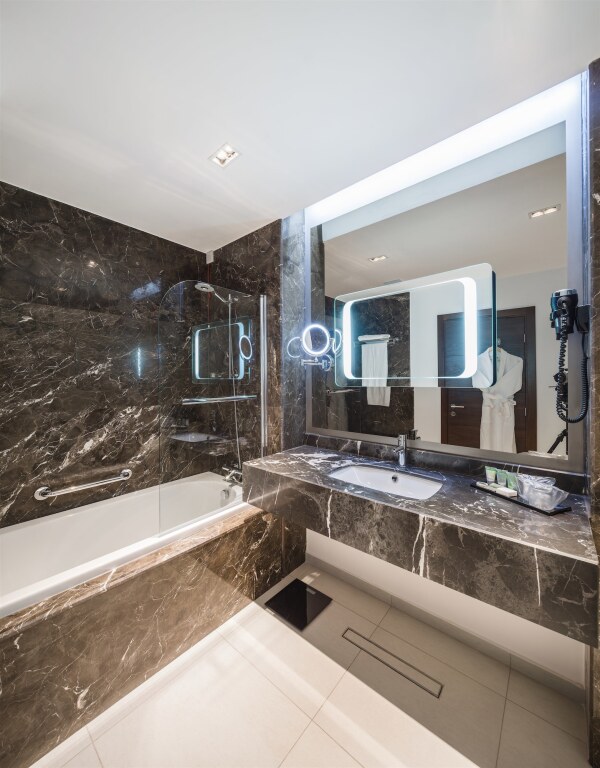 Sky Blue Hotel & Spa - 781