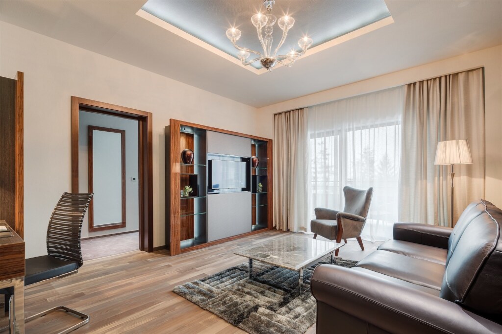 Sky Blue Hotel & Spa - 300