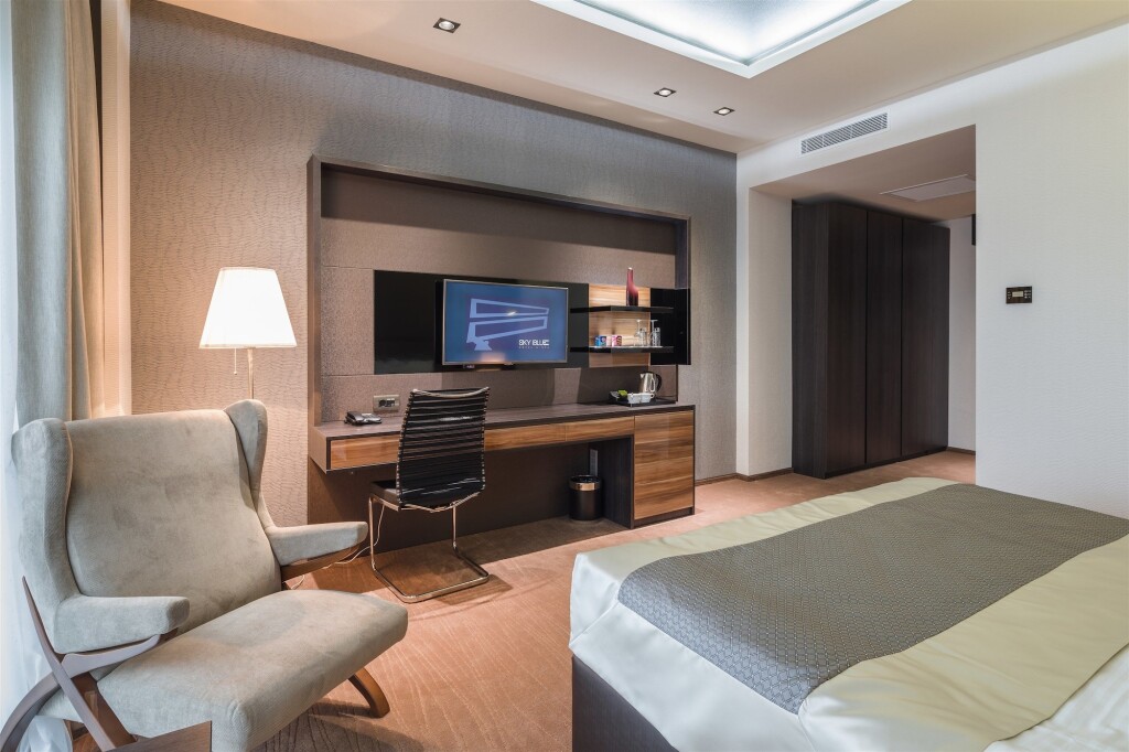 Sky Blue Hotel & Spa - 222