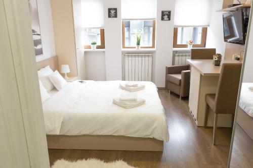 Grand Central Accommodation - Smardan - 546