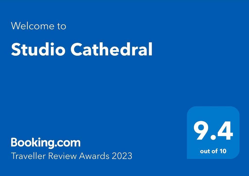 Studio Cathedral - 851