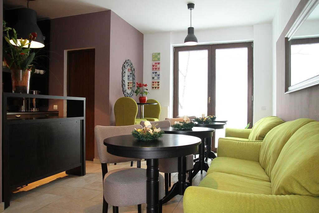Studio Hostel - 585