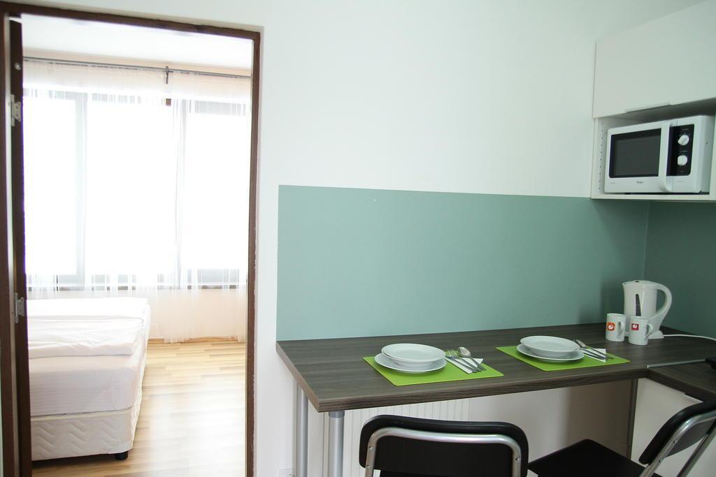 Studio Hostel - 657