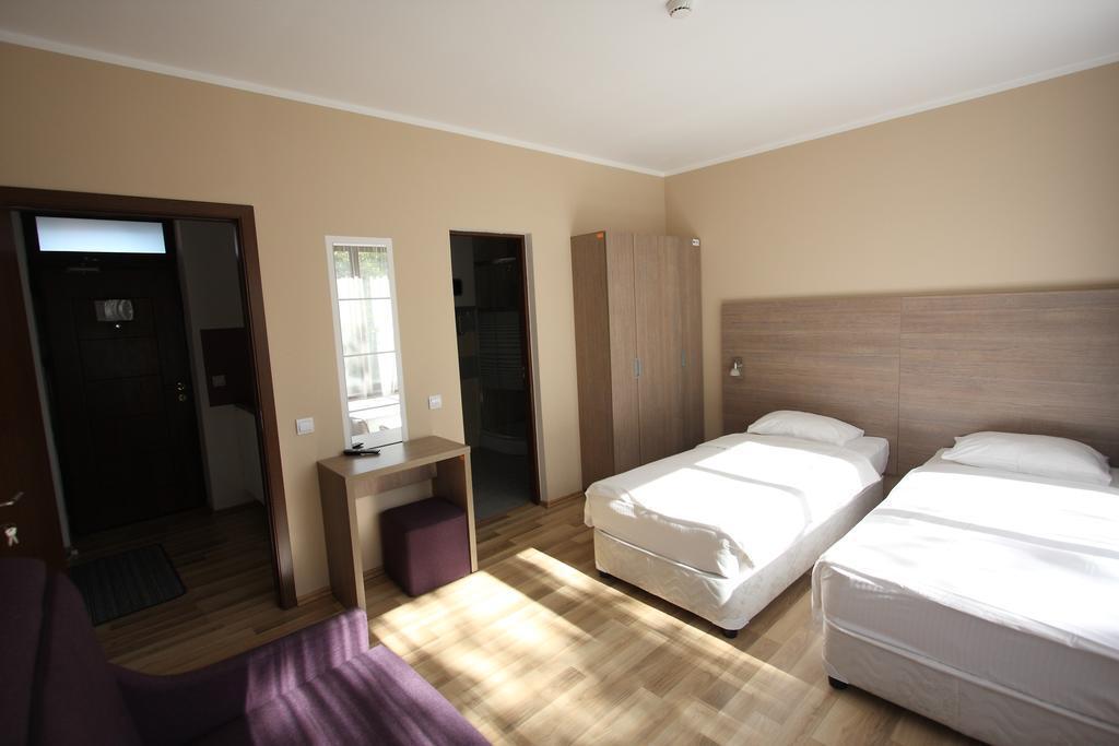 Studio Hostel - 889