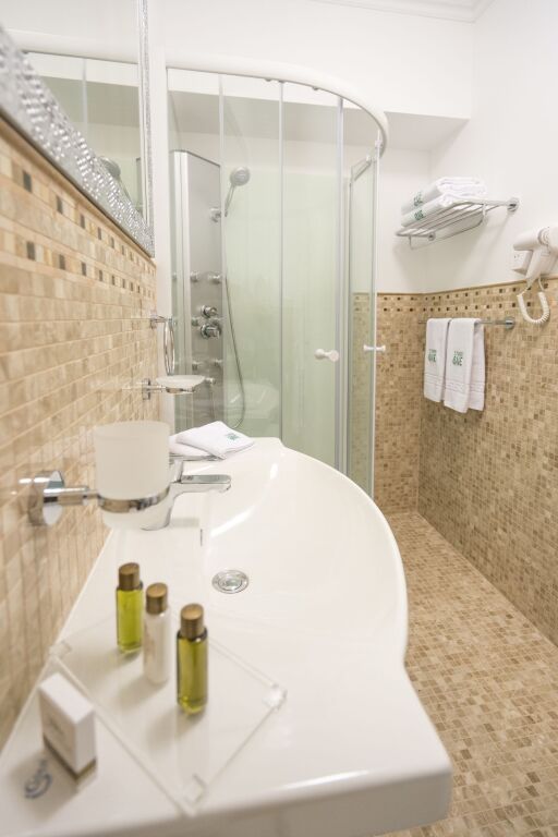 Studio One Accommodation Suites - 86