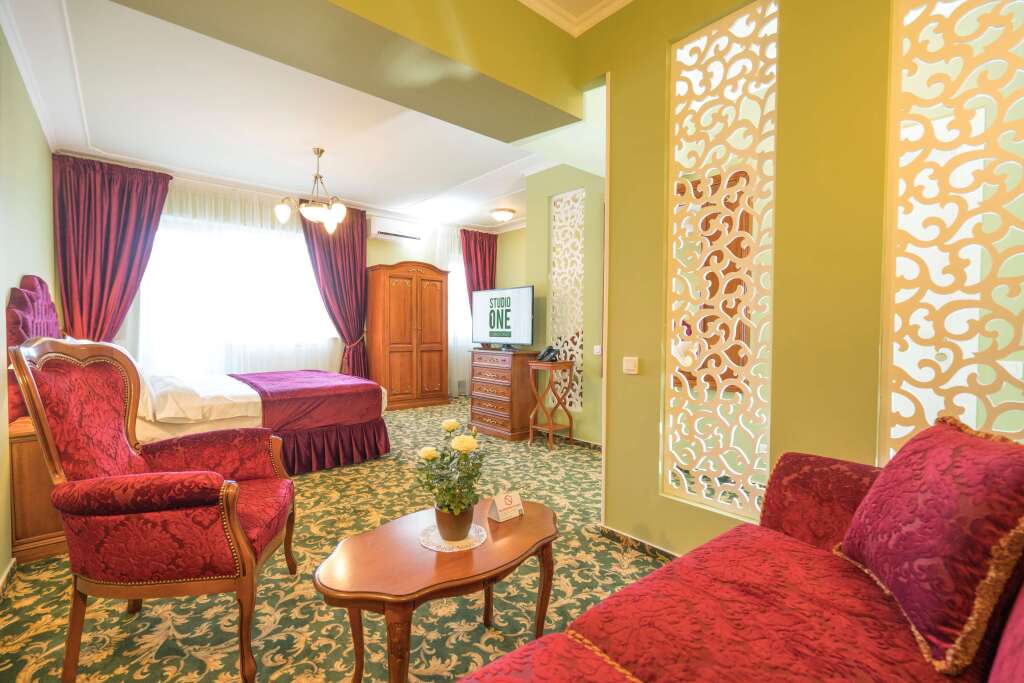 Studio One Accommodation Suites - 347