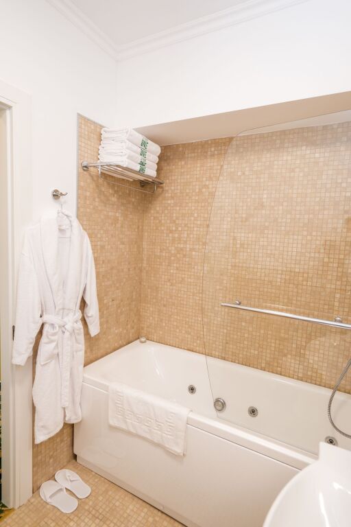 Studio One Accommodation Suites - 349