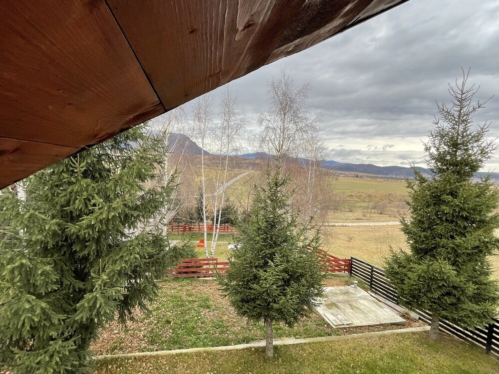 Stunning 4-bed Chalet in Bran With Superb Panorama - 706