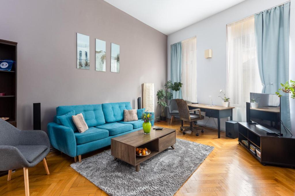 Stylish Studio Kronstadt - 890