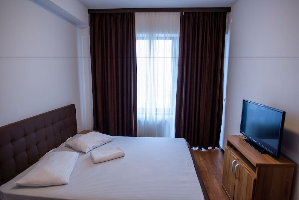 Summerland Apartment - 135