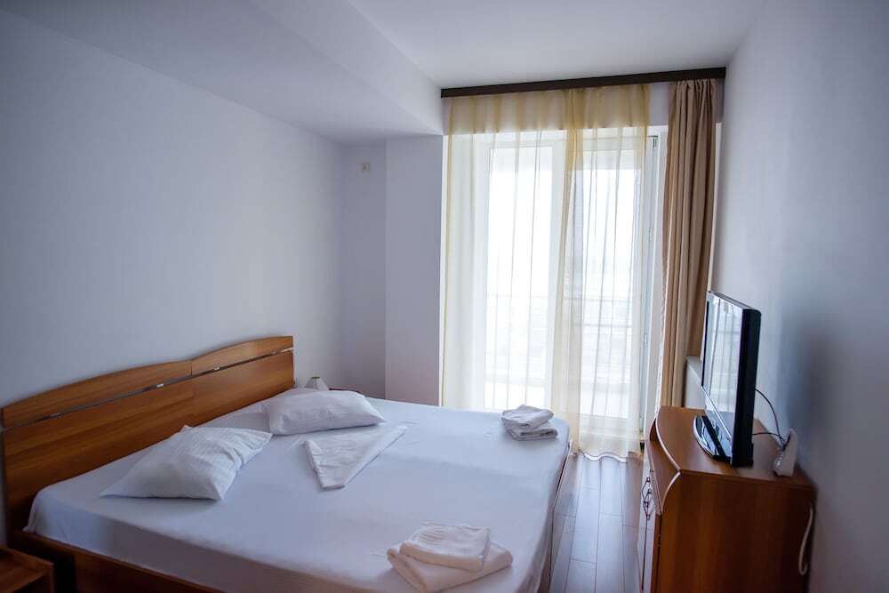 Summerland Apartment - 334
