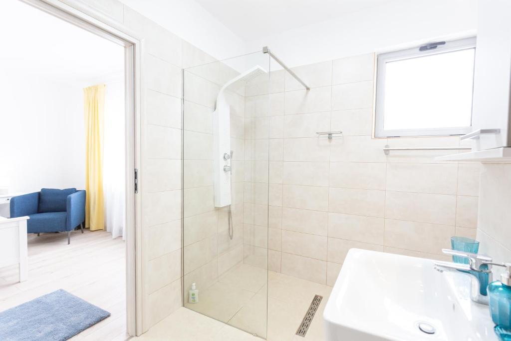 Sunny Olimp 3 ROOMS large apartment- by the sea - 653
