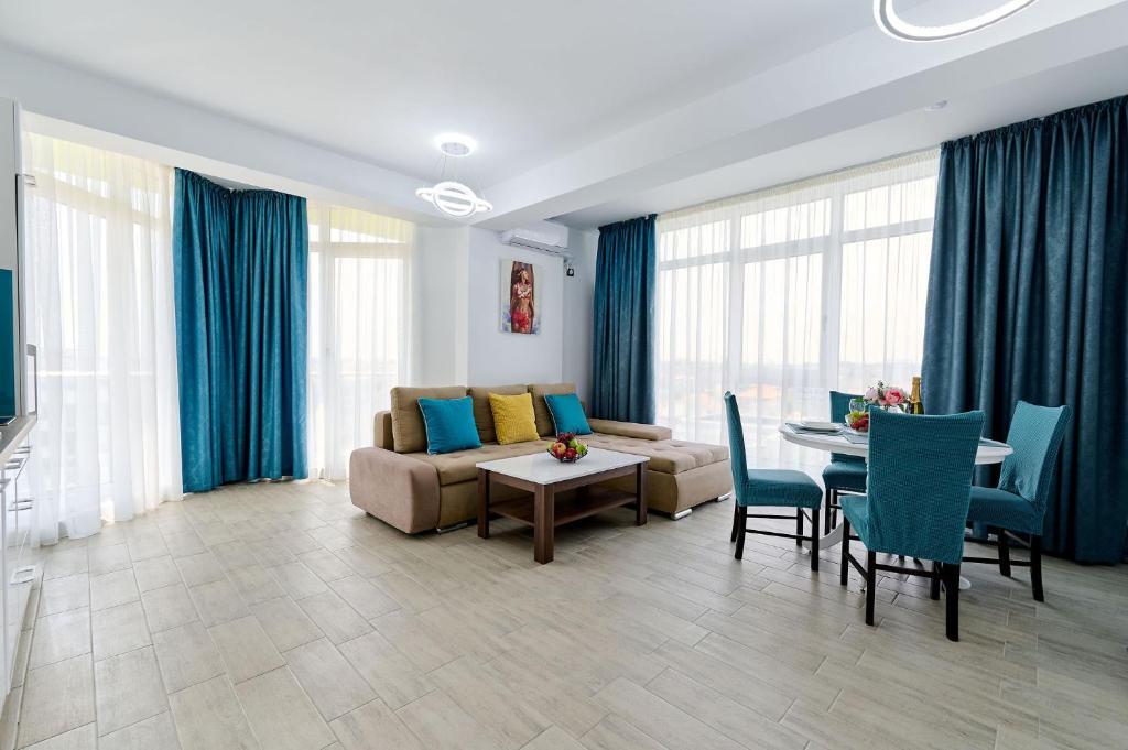 Sunshine 1 BR Apartment Spa n Pool Beach resort - 308