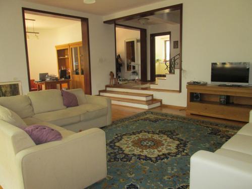 Swallows' Hostel - 961