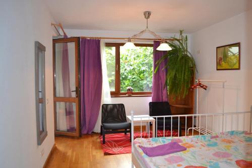 Swallows' Hostel - 329