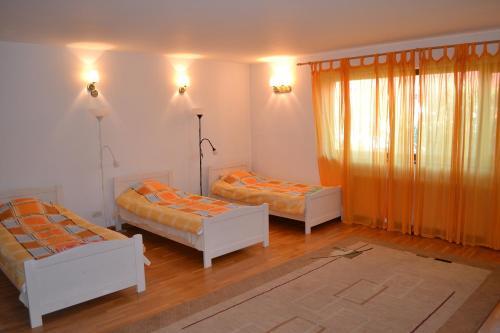 Swallows' Hostel - 762