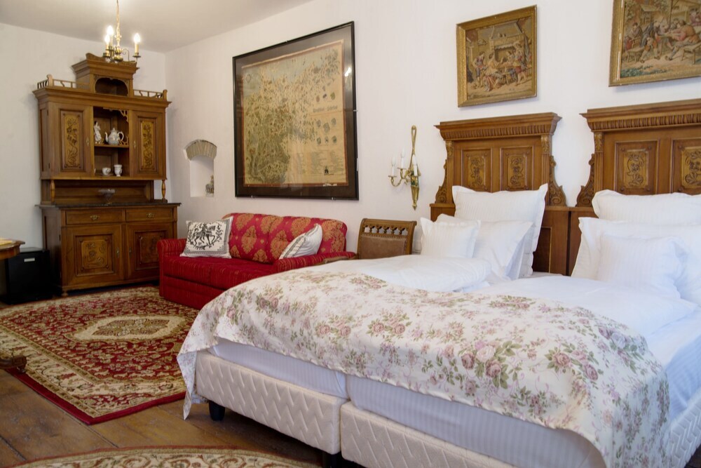 Taschler Haus Boutique - 377