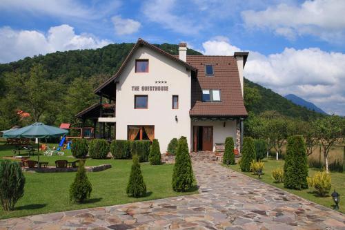 The Guesthouse - 778