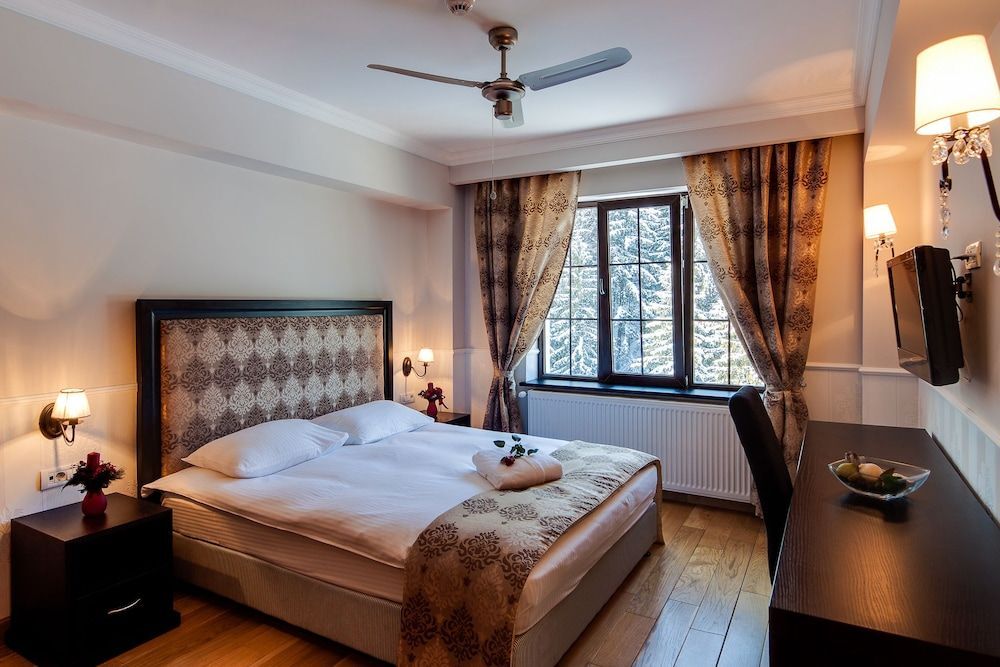 Rizzo Boutique Hotel - 379