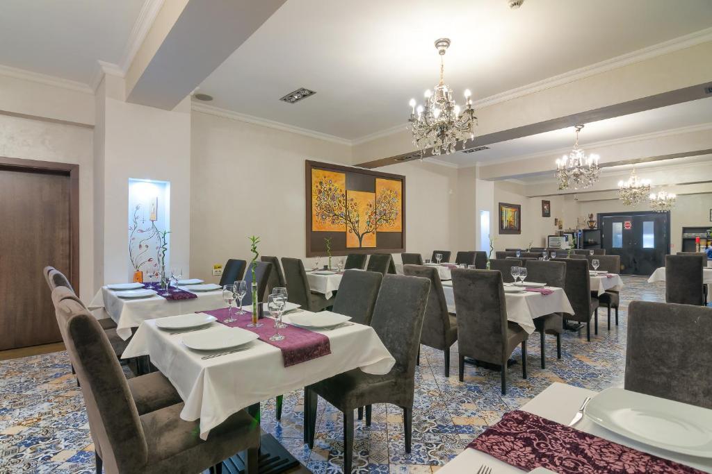 Rizzo Boutique Hotel - 170