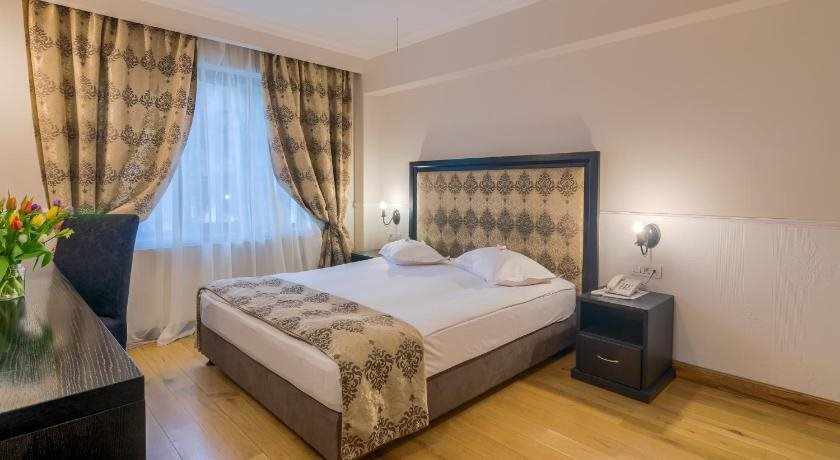 Rizzo Boutique Hotel - 990