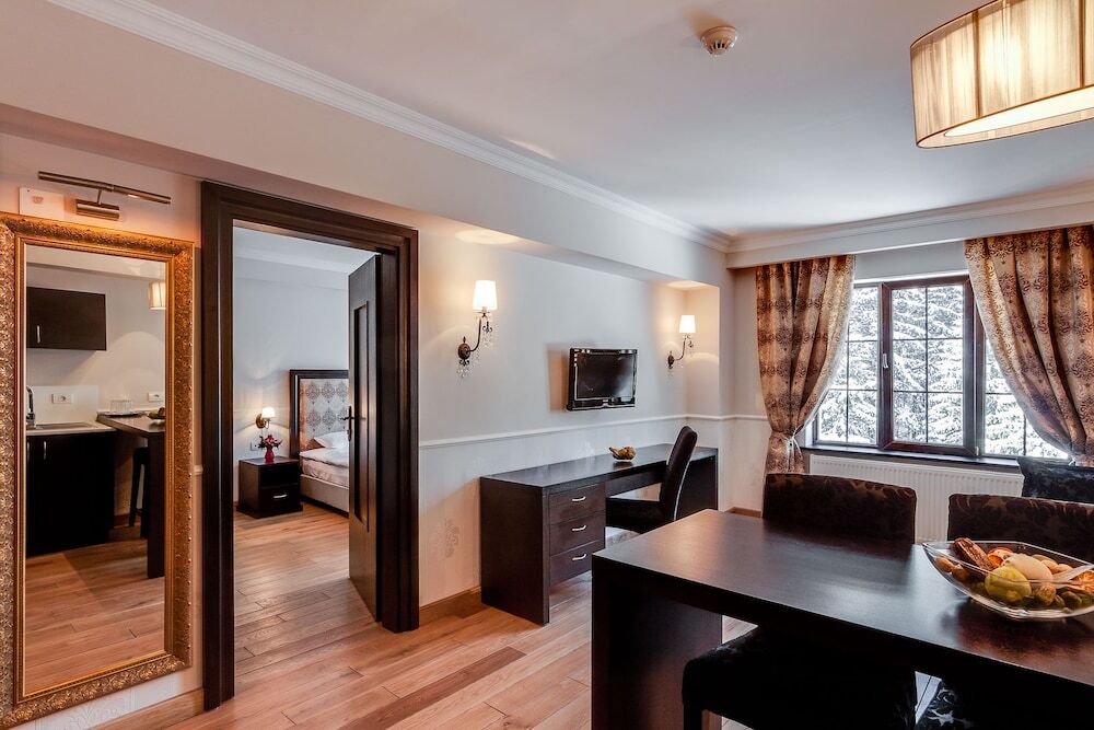 Rizzo Boutique Hotel - 428