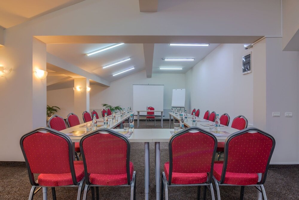 Rizzo Boutique Hotel - 880