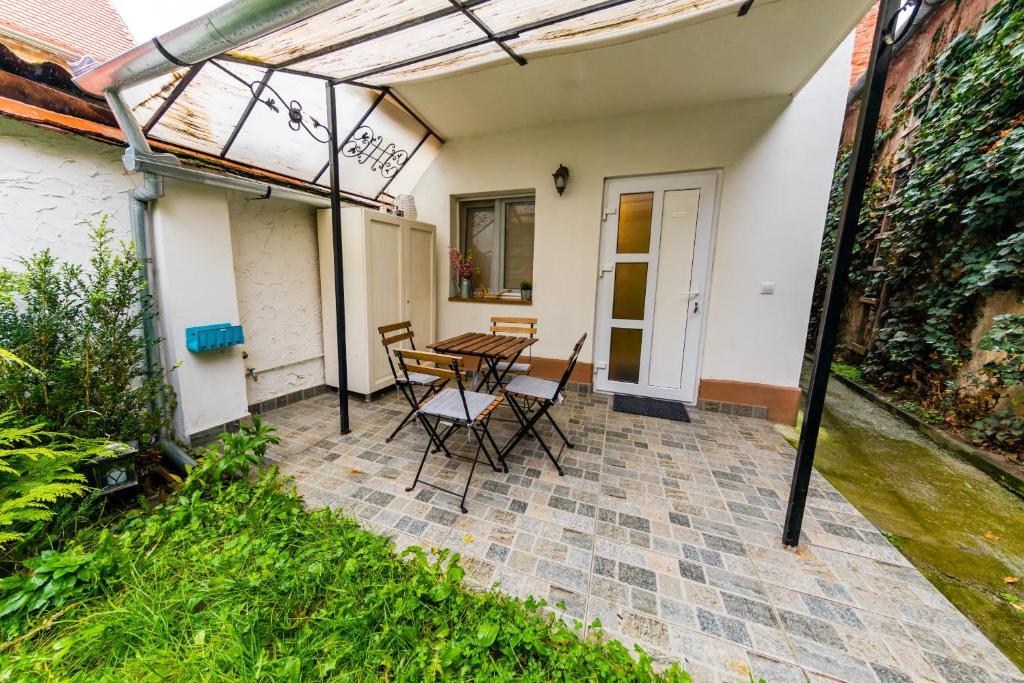 Tischler Apartment & Studio - 270