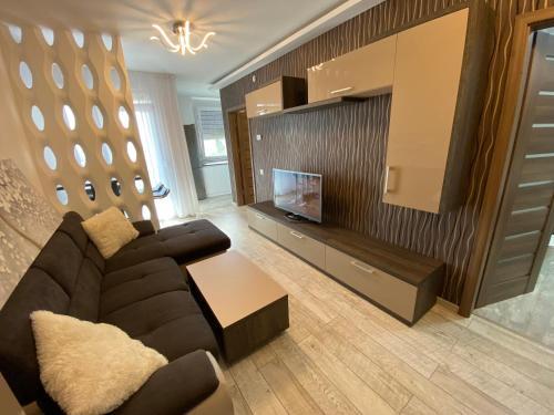 Top Level Residence - 495
