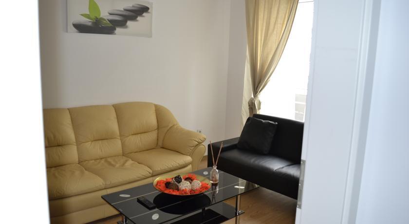 Travel & Accommodation - 942