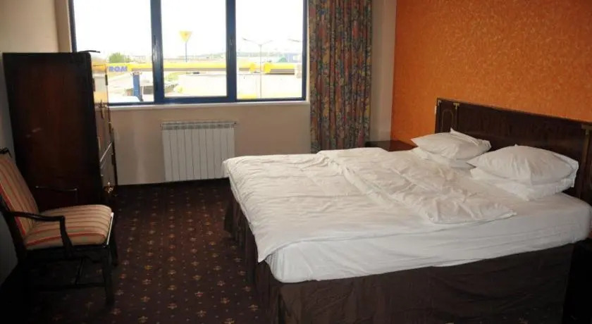 Travel In Motel - 279
