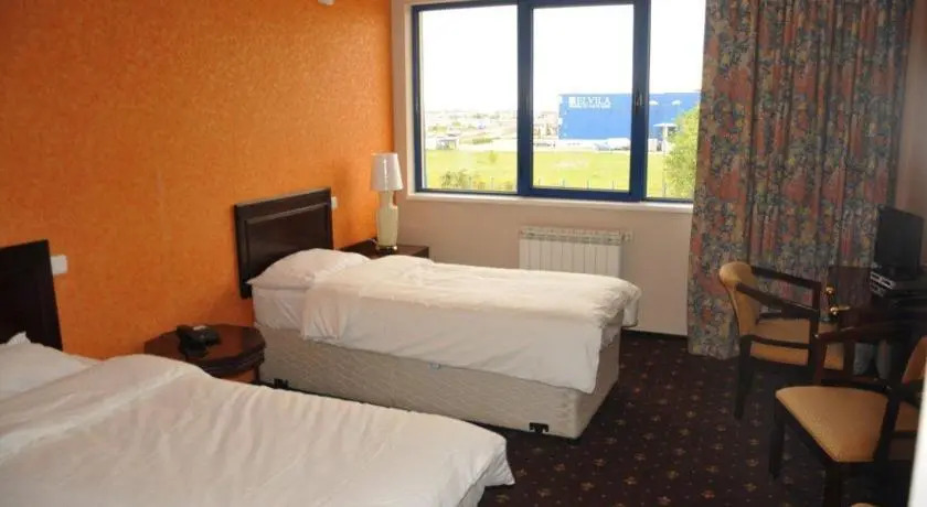 Travel In Motel - 527