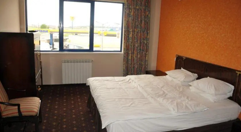 Travel In Motel - 338