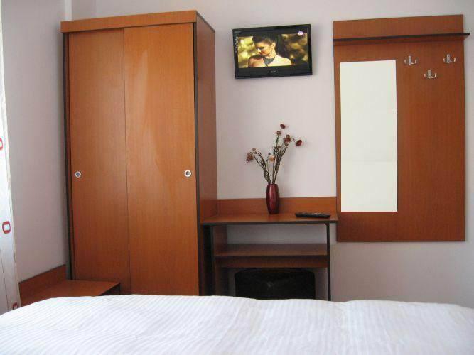 Union Apartment - 881