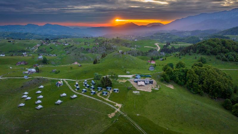 Ursa Mica Glamping Resort - 833