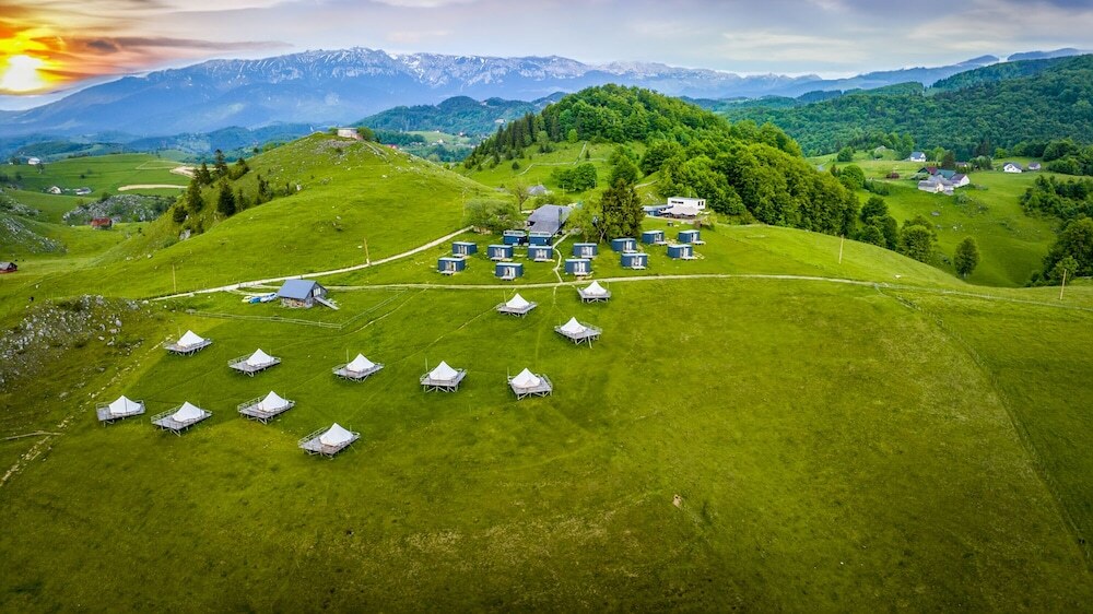 Ursa Mica Glamping Resort - 902
