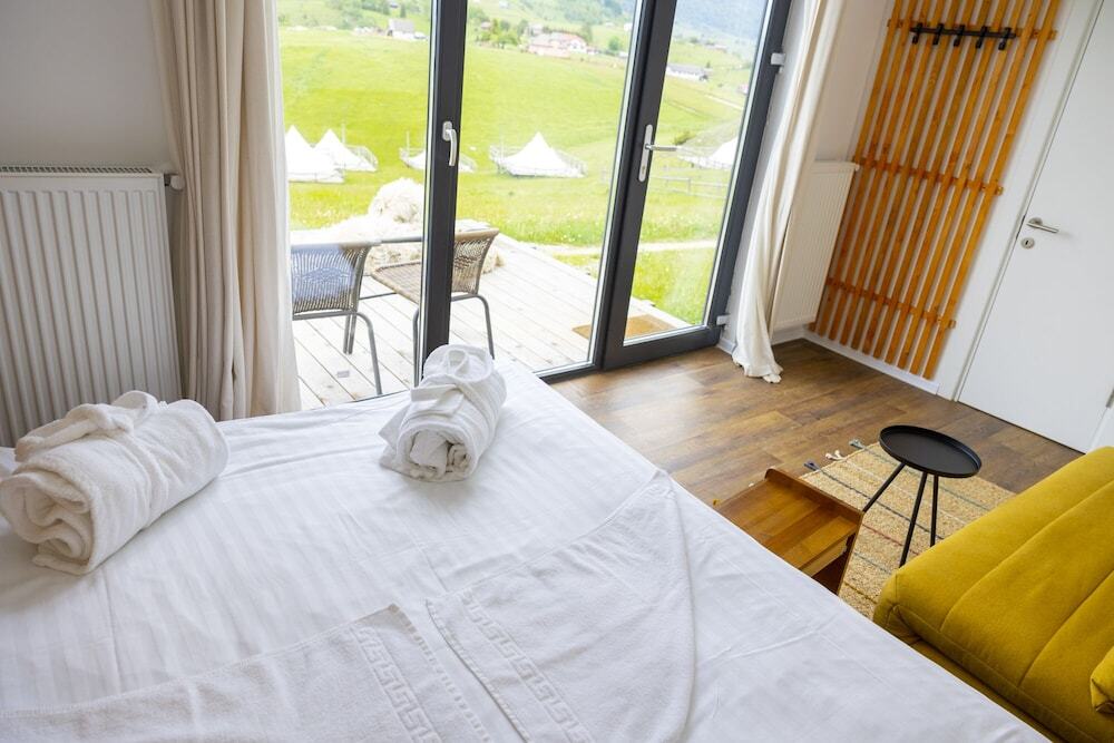Ursa Mica Glamping Resort - 155