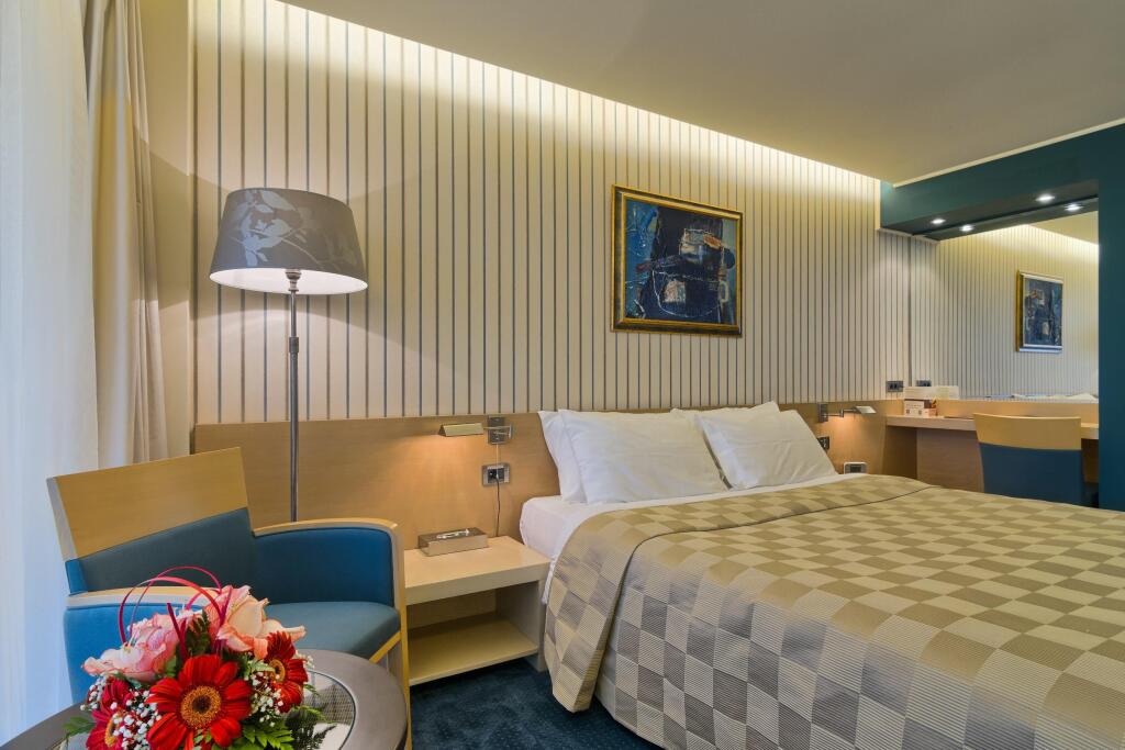 Vega Hotel - 590