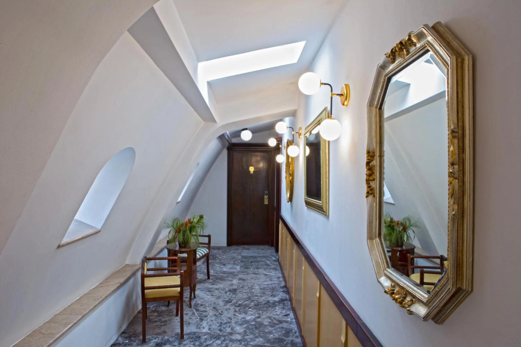 Venezia by Zeus International - 534