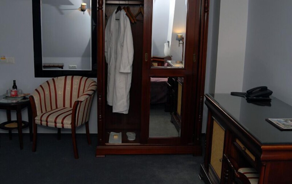 Vigo Grand Hotel - 1000