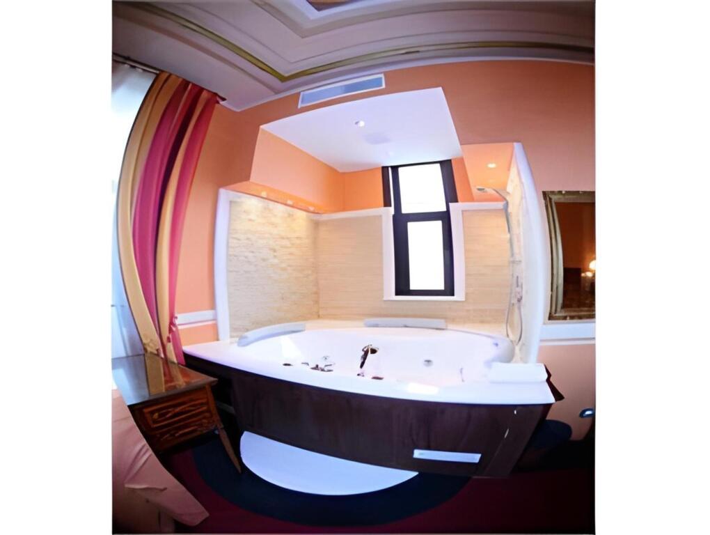 Vigo Hotel - 380