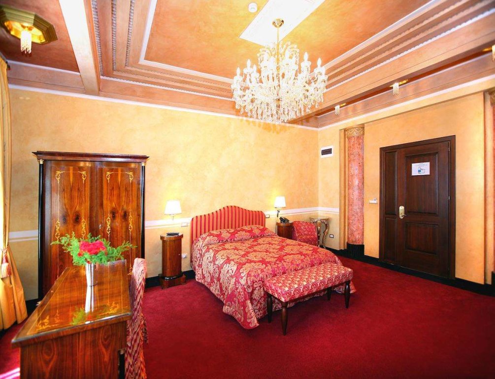 Vigo Hotel - 406