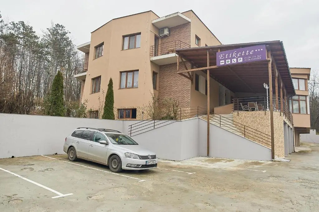 Vila Etikette - 323