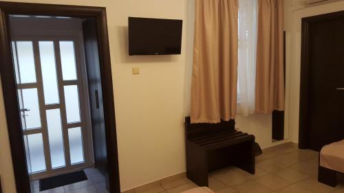 Vis A Vis Studio - 674