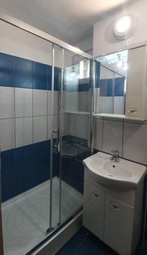 Vis A Vis Studio - 587