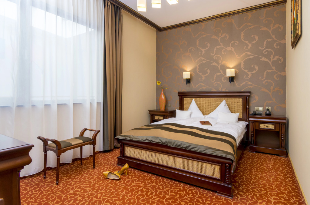 West City Hotel - 998