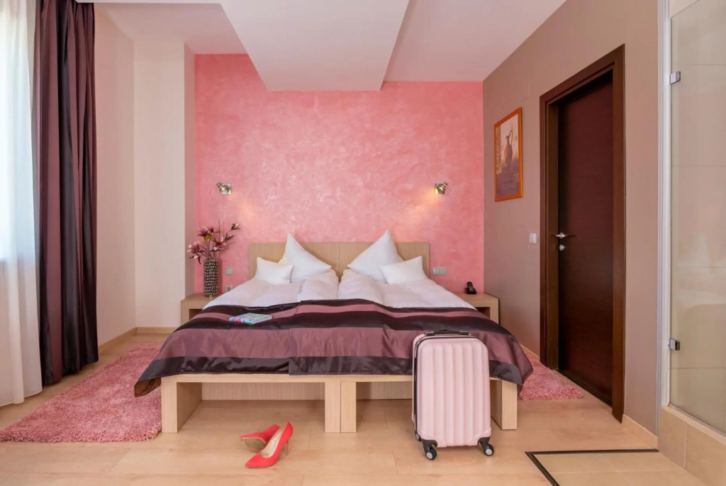 West City Hotel - 858