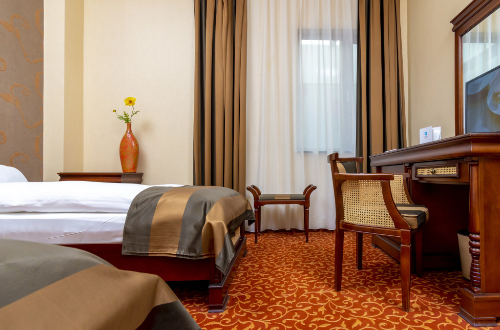 West City Hotel - 972